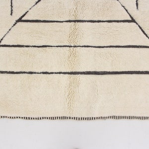 Moroccan rug Mrirt 4.9x7.6feet / 150x232cm image 4