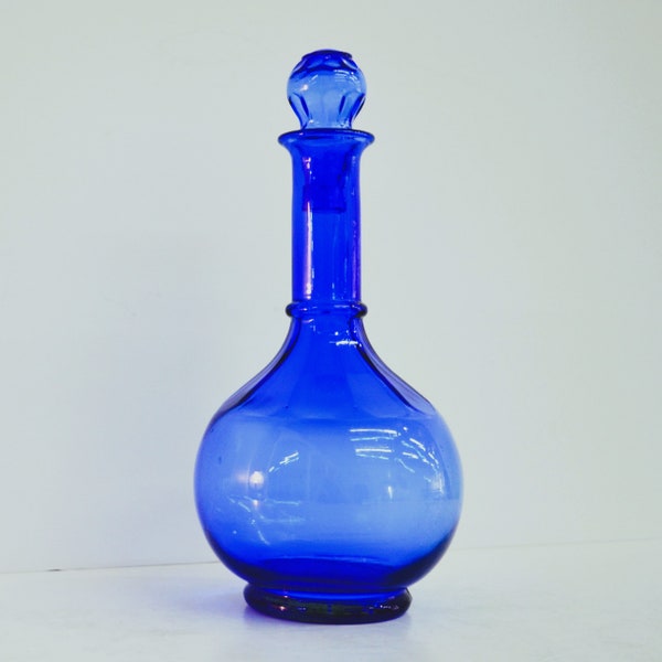 Vintage Hazel Atlas Cobalt Blue Blown Glass Decanter with Original Stopper. Depression Era Glass. Marked on the Bottom.