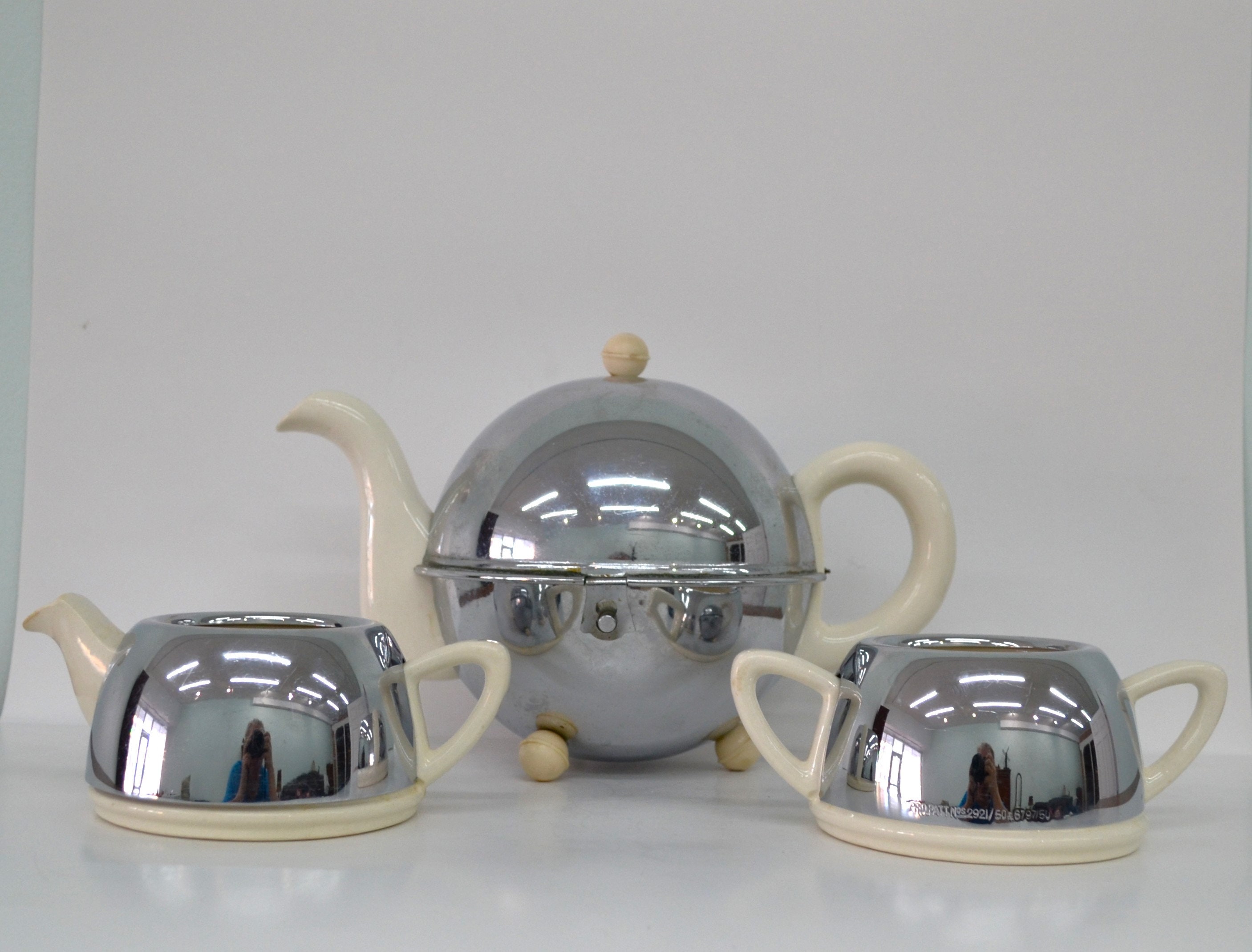 1990s unused with labels Hans Slany design insulated thermal teapot.  Galileo by Leifheit Germany - Memphis style
