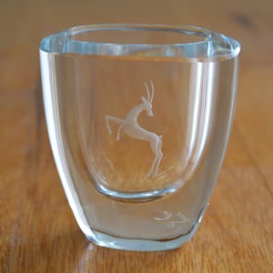 Vintage Strombergshyttan Kristallvase: Hirschgravur, MCM Skandinavisch