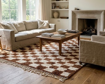 Alfombra marroquí de lana hecha a mano de 8x10 pies - Alfombra bohemia a cuadros en tonos marrón marfil para sala de estar y dormitorio.