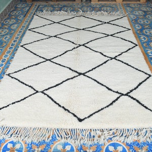 Beni Ourain Rug Handwoven Moroccan Wool Rug 166 cm x 241 cm 5.4 ft x 7.9 ft image 2