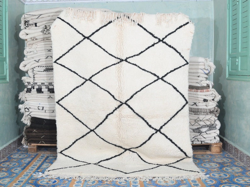 Beni Ourain Rug Handwoven Moroccan Wool Rug 166 cm x 241 cm 5.4 ft x 7.9 ft image 1