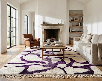 Alfombra marroquí de lana hecha a mano, 8x10, color marfil y morado, estilo bohemio abstracto, para sala de estar y dormitorio.
