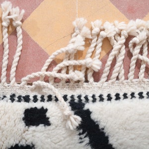 Unique Moroccan wool rug 4.0 FT x 4.2 FT Handmade Beni Ourain Style, Area Rug 4x4, berber rug,Authentic beni ouarain Rug, tapis marocain image 8
