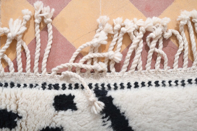 Unique Moroccan wool rug 4.0 FT x 4.2 FT Handmade Beni Ourain Style, Area Rug 4x4, berber rug,Authentic beni ouarain Rug, tapis marocain image 8
