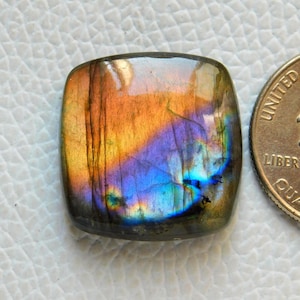 38Cts AAA Quality Purple Labradorite Cabochon, Natural Purple Labradorite Gemstone, 24*23*6mm
