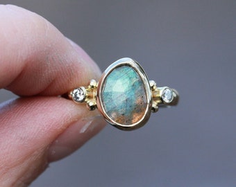 14k solid gold labradorite and diamonds ring - size EU17.5 - US7.25