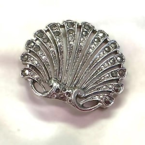 Vintage 1928 Brand Figural Clam Shell Marcasite Rhinestone Brooch, Silver Tone Metal Pin, Beach Ocean Resort Gift (P486)