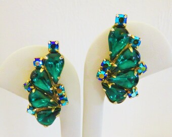 Vintage WEISS Emerald Green Pear Teardrop Glass & Blue Aurora Rhinestone CLIP-On Earrings Fan Wing Cluster Shape Designer Signed Glam (R586)