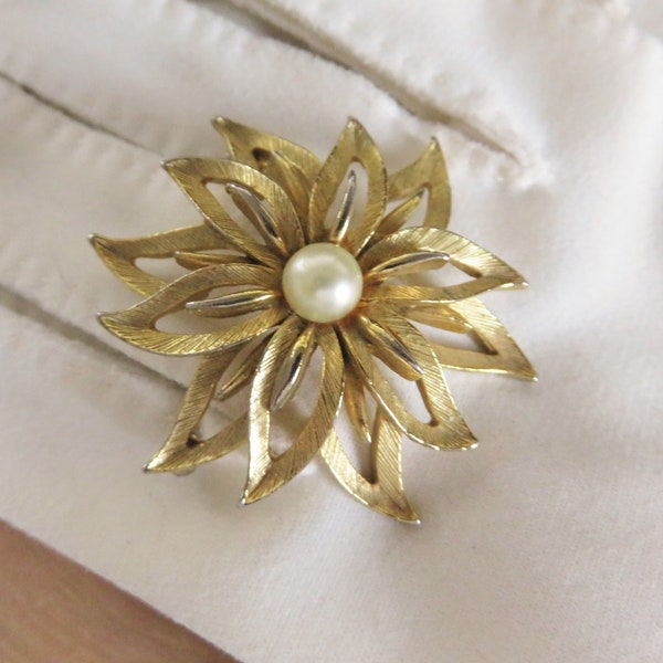 Vintage Lisner Gold & White Pearl Flower Brooch / Brushed Textured Layered Cut Out Open Work / Classy Designer Signed Collectible (H603)