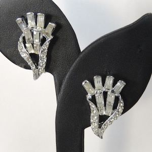 Vintage PELL Art Deco Clear Rhinestone Rhodium Plate CLIP-ON Earrings, Art Deco Style, Baguette Crystal, Signed, Silver Tone Wedding (R533)