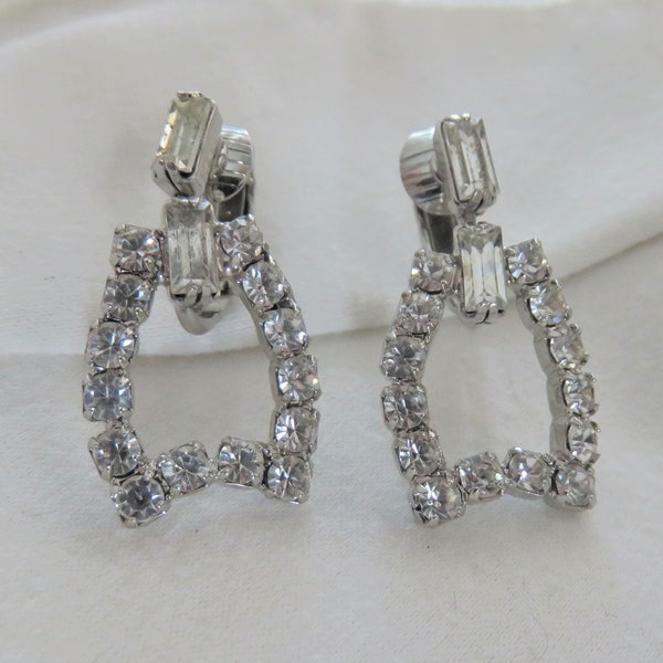 Vintage Rhinestone CLIP-ON Dangle Earrings, Clear Crystal Baguettes Silver Tone Art Deco Design, Simple Sparkle Dressy Modest 1" Long (E932)