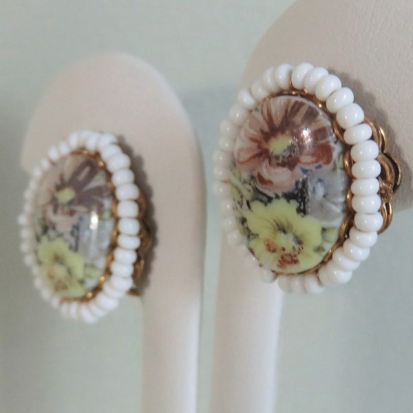 Vintage Signed MIRIAM HASKELL Floral Cameo CLIP On Earrings, White Glass Seed Bead Wire Work Frame, Yellow Flower, Gold Filigree Gift (E989)