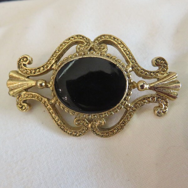 Vintage Gold Tone & Black Brooch, Victorian Revival Style Scroll Filigree Decor, Oval Enamel Faux Stone Cabochon, 1980s Pin (P249)