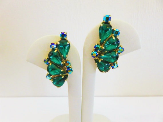 Vintage WEISS Emerald Green Pear Teardrop Glass &… - image 1