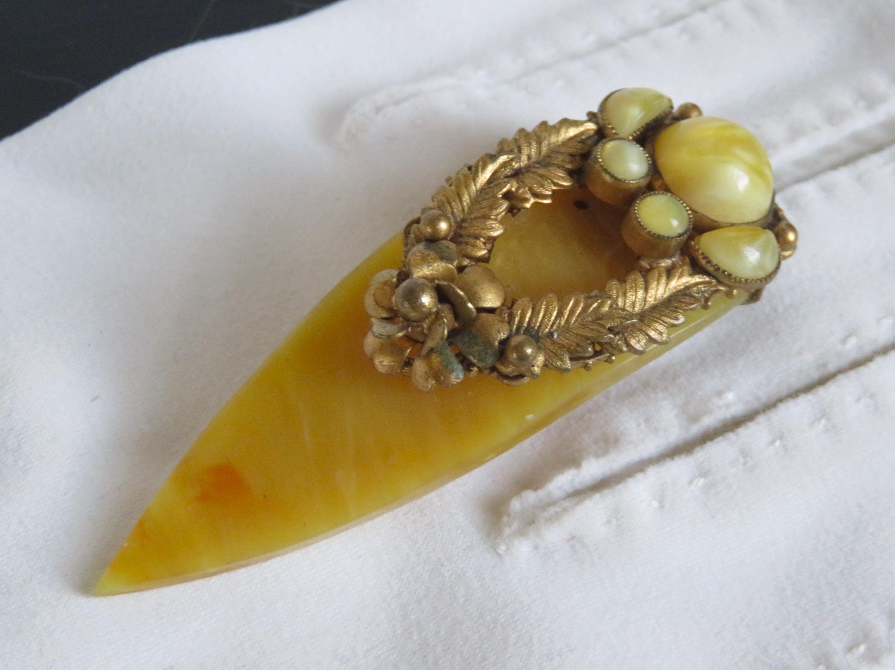 Vintage Orange Fruit Dress Clips Set Carved Lucite Style Convertible Brooch Lucite Dress Clips - Etsy main image 2