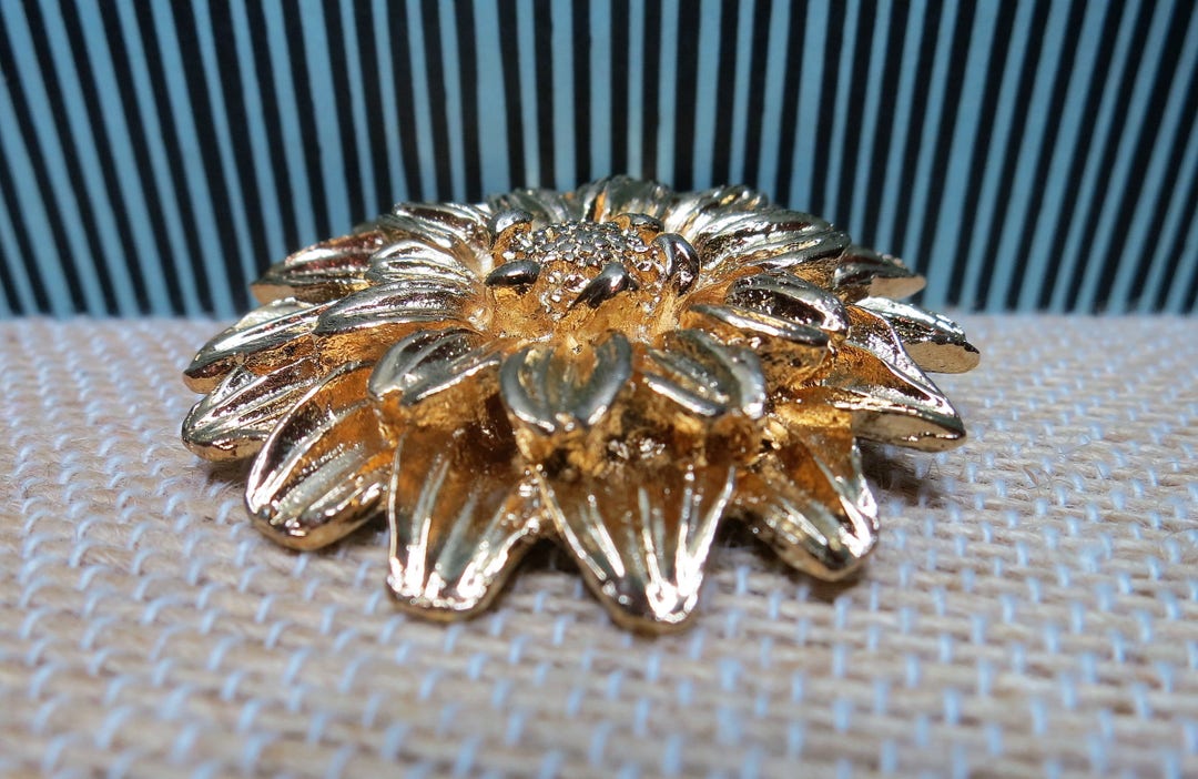 BROCHE ANCIENNE EN ARGENT/ CONTOUR FLORAL/ BELLE CALLIGRAPHIE/ ANNEES 1920/1940