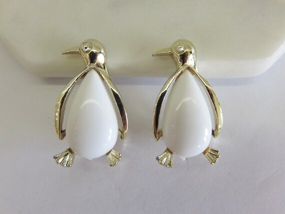 Vintage Pair of GERRY'S Penguin Brooches, Opaque … - image 6