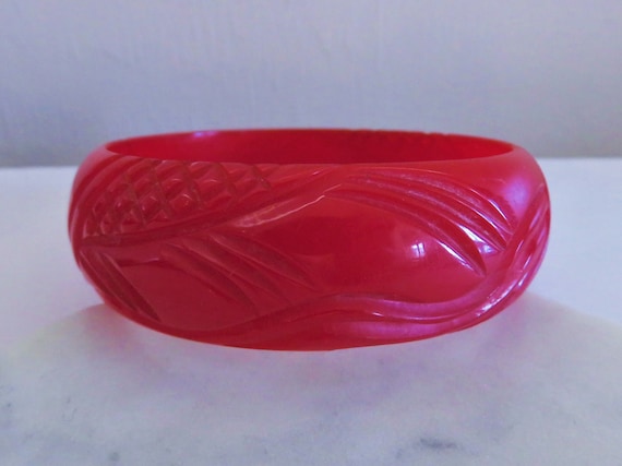 Vintage Hand Carved BAKELITE Vivid True Cherry Re… - image 3