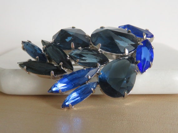 Vintage Blue Rhinestone Abstract Floral Cluster B… - image 10