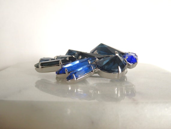 Vintage Blue Rhinestone Abstract Floral Cluster B… - image 3