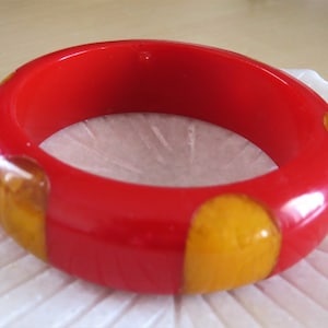 Vintage Six Dot BAKELITE Bangle Chunky Opaque Red Butterscotch Inset 1940s Hand Crafted Collectible Plastic Tested Oval  (BV798)