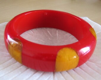 Vintage Six Dot BAKELITE Bangle Chunky Opaque Red Butterscotch Inset 1940s Hand Crafted Collectible Plastic Tested Oval  (BV798)