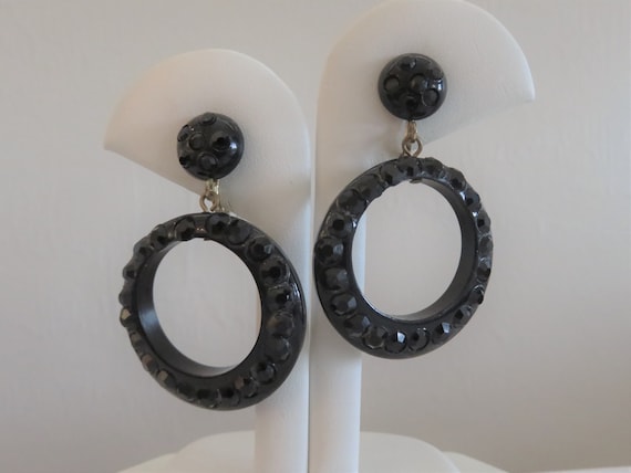 Vintage Black Glass Rhinestone-Lined Plastic Hoop… - image 9