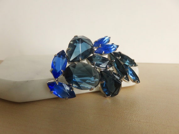 Vintage Blue Rhinestone Abstract Floral Cluster B… - image 4