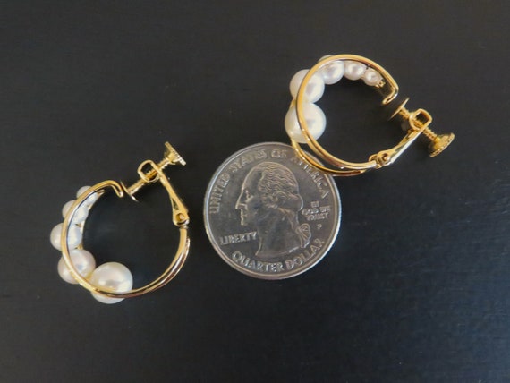 Vintage NAPIER Floating Faux Pearl Hoop CLIP-ON E… - image 3