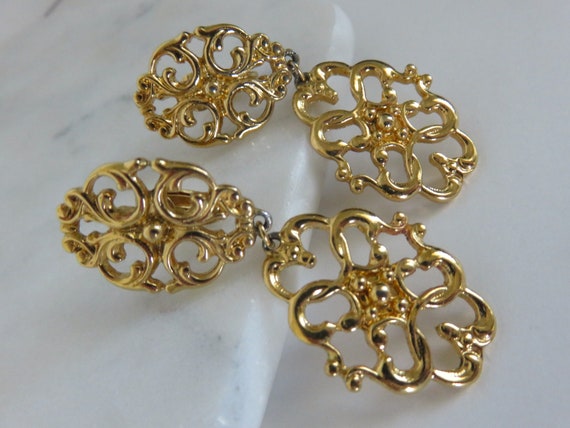 Vintage CLIP-ON Dangle Earrings with Shiny Gold T… - image 5