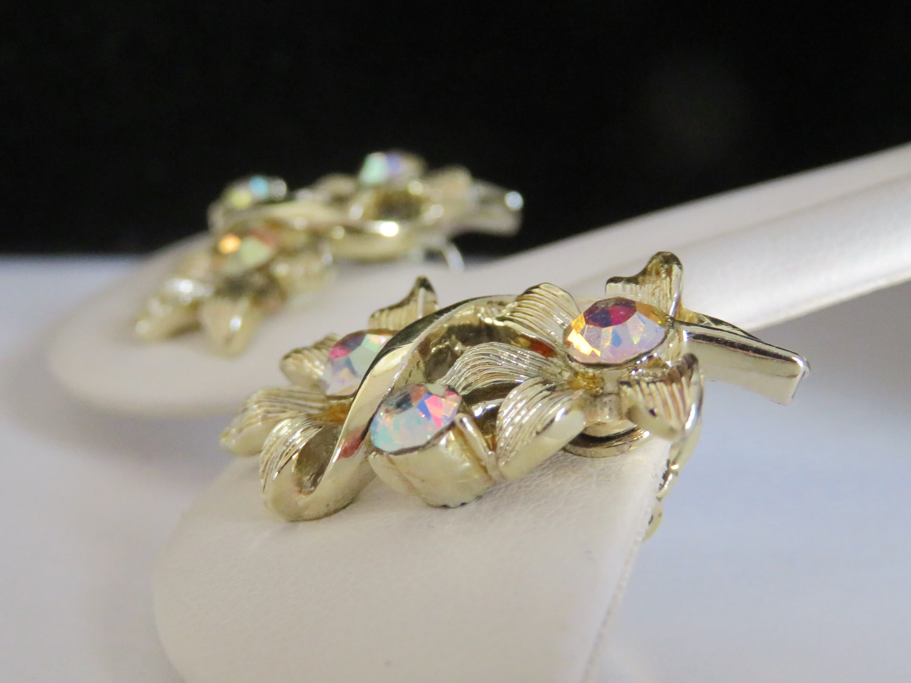 Vintage CORO Crystal Flower Clip-on Earrings, Light Textured Shiny Gold ...