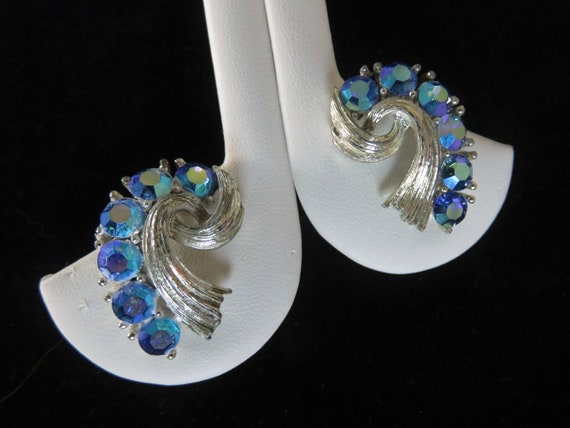 Vintage LISNER Vibrant Blue Iridescent & Silver T… - image 7