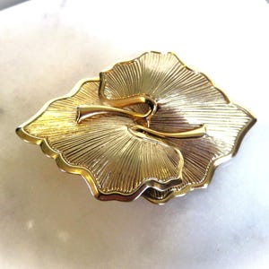 Vintage Shiny Textured Gold Tone Leaf Brooch, Double Overlapping Ribbed Leaves Pin, Silky Look, Intertwined Interlocking Stylized Ivy (P310)