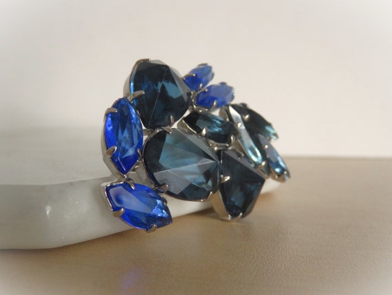 Vintage Blue Rhinestone Abstract Floral Cluster B… - image 7