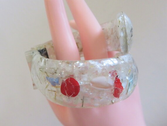 Vintage Lucite Bypass SEAHORSE Confetti Bracelet,… - image 2