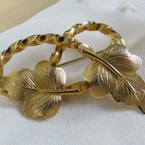 Textured Golden Leaf and Twisted Vine Brooch, Brushed Veined Foliage, Open Work Gold Tone Pin, Purse Jacket Work Classy (H999)