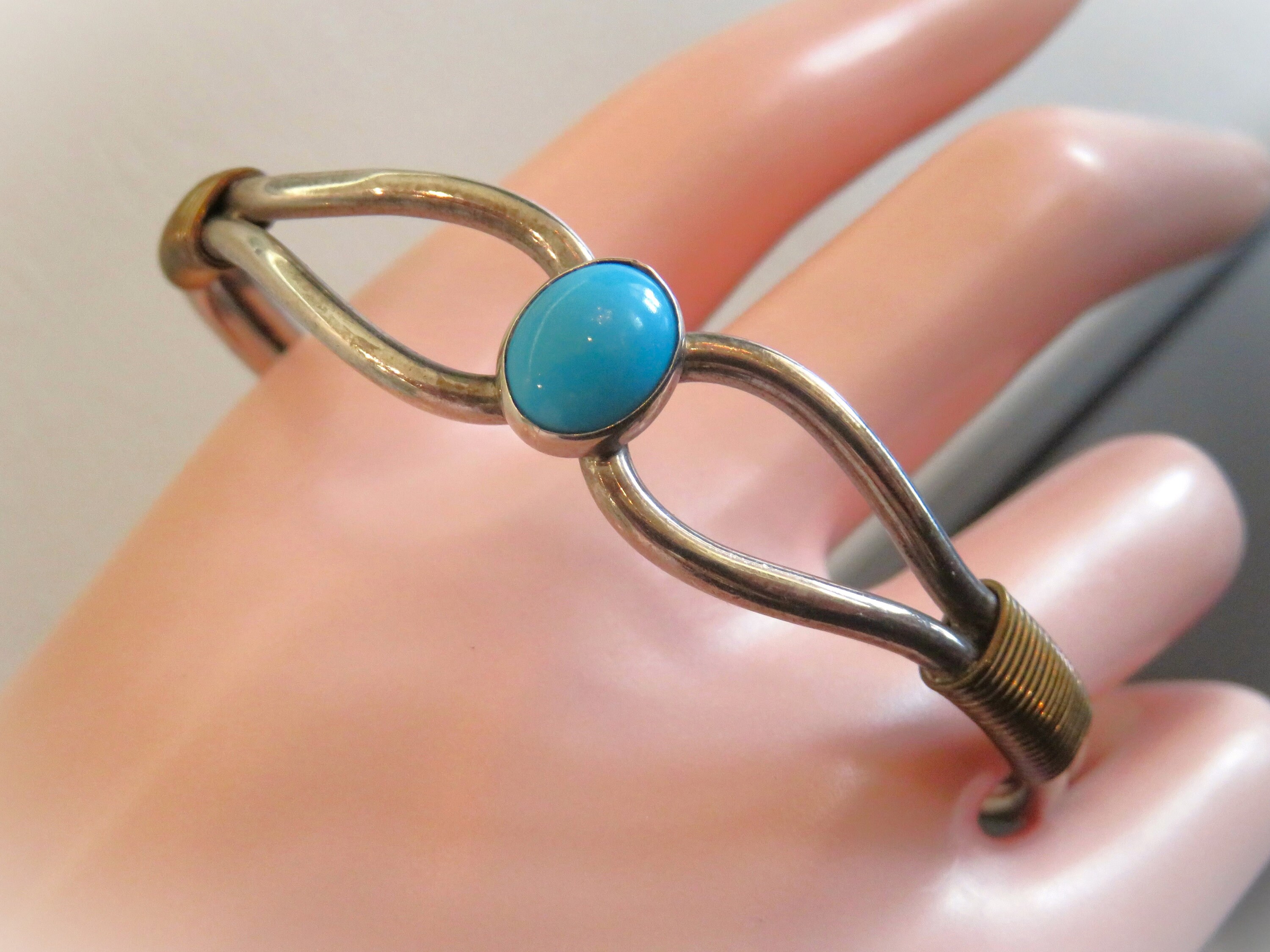 Expert Detailed Wide Vintage Navajo Old Kingman Turquoise Native American Jewelry Silver Garden Bracelet Expert Detailed Wide Vintage Navajo Old Kingman Turquoise Native American Jewelry Silver Garden Bracelet