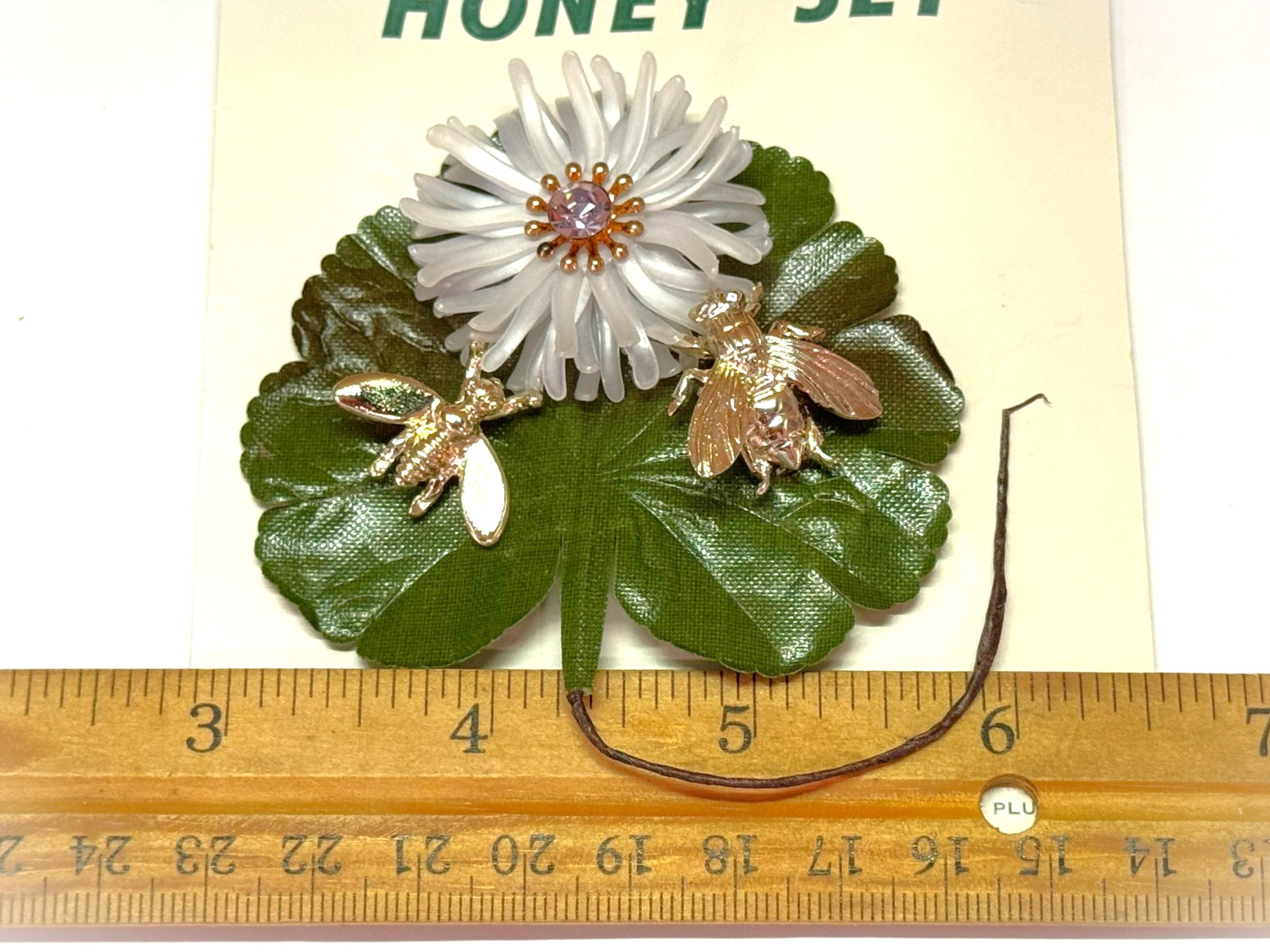Vintage NEMO Honey Bee 3 Piece Brooch Set, Trio Pins, Orig Card