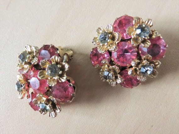 Vintage Garne Signed Pink Rhinestones Cabochons Gold Tone Clip On Earrings