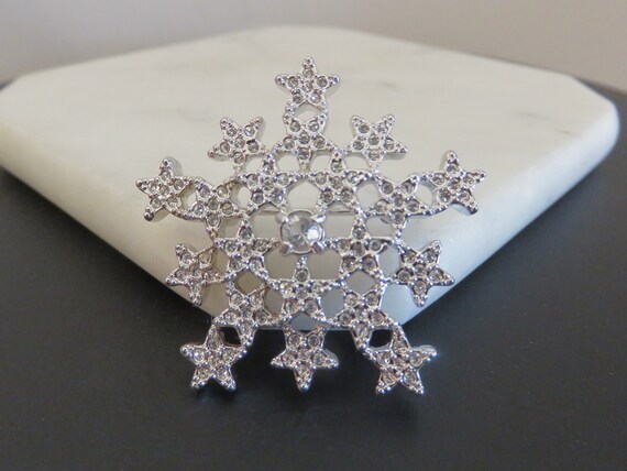 Vintage SWAROVSKI Snowflake Rhinestone Brooch Swa… - image 1