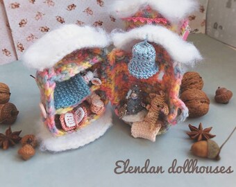 Christmas crochet dollhouse with bunnies and accessories (Christmas ornament, Christmas miniature, pocket dollhouse, Elendan dollhouses)