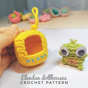 Crochet keychain, crochet pattern, amigurumi pattern, crochet frog, amigurumi frog, beginners friendly crochet