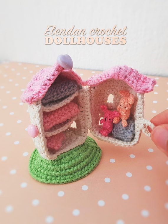 crochet dollhouse