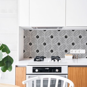 Paraschizzi con piastrelle staccabili e adesive Paraschizzi per cucina bianchi moderni Paraschizzi geometrici in bianco e nero Paraschizzi con piastrelle staccabili e adesive