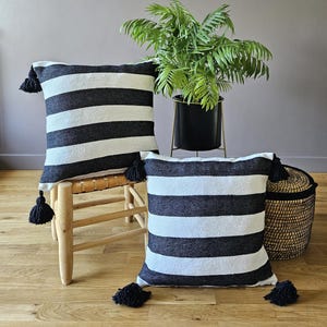 White cotton cushion cover with black stripes, with pompoms - Handmade