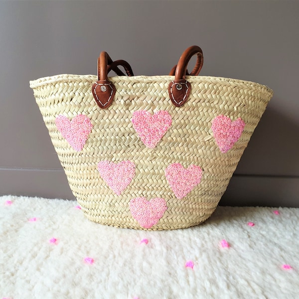 Panier tressé et brodé motif "coeurs" en sequins rose bonbon, anses longues en cuir - Fait main