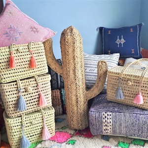 Wicker storage trunk with removable decorative tassels - Handmade