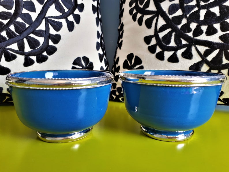 handmade Set of 2 bowls terracotta and metal straps